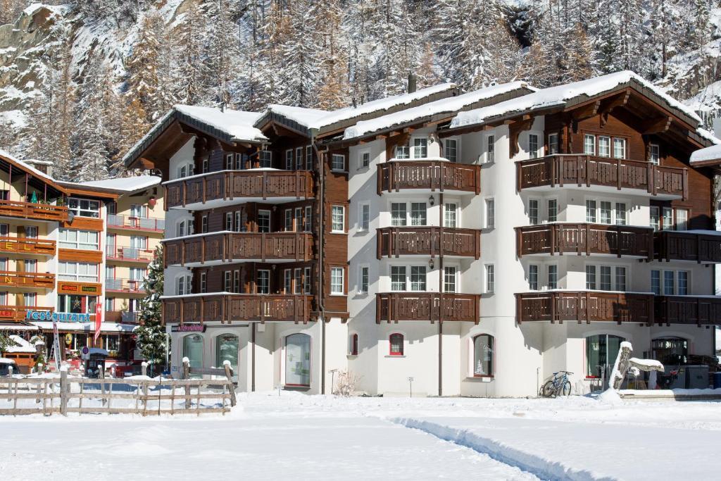Haus Evita Saas-Grund Buitenkant foto