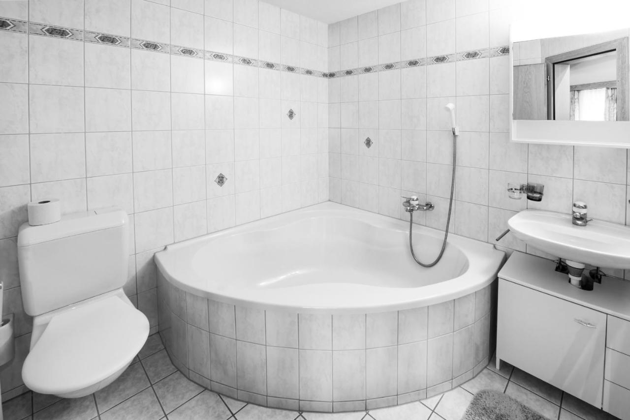 Haus Evita Saas-Grund Buitenkant foto